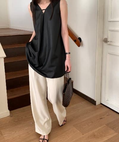 NARS sleeveless blouse